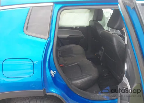 2022 Jeep Compass Latitude 4X4 из США, поврежденный, VIN 3C4NJDBB9NT231501